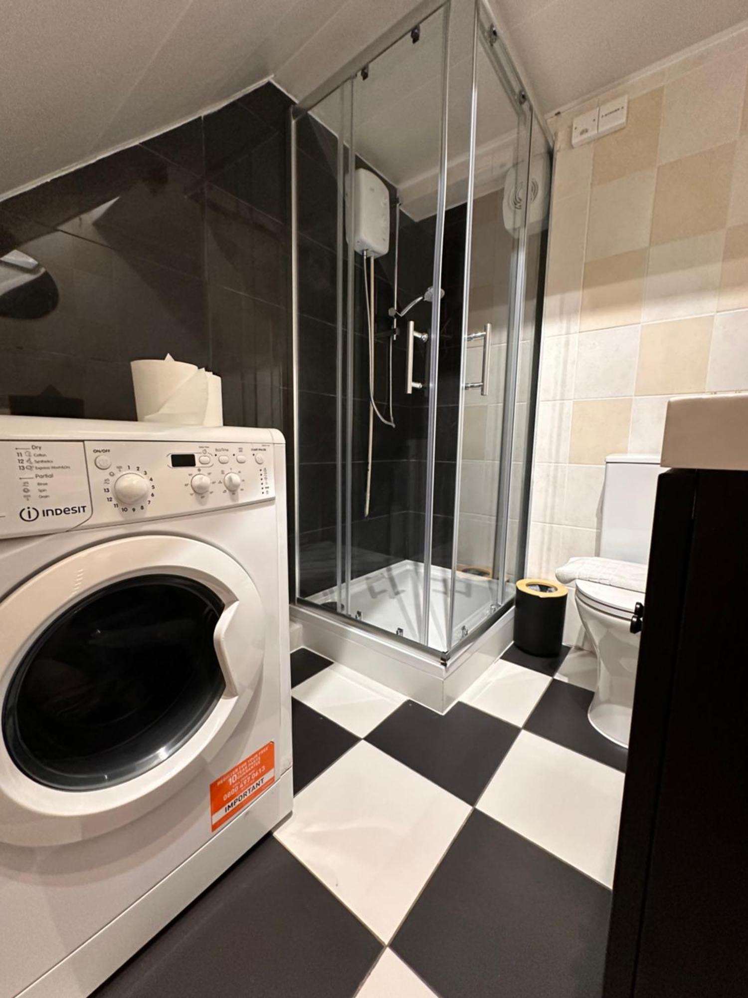 R2 - Elegant Private Room Opposite Queen Elizabeth Hospital - Harborne Birmingham Exteriör bild