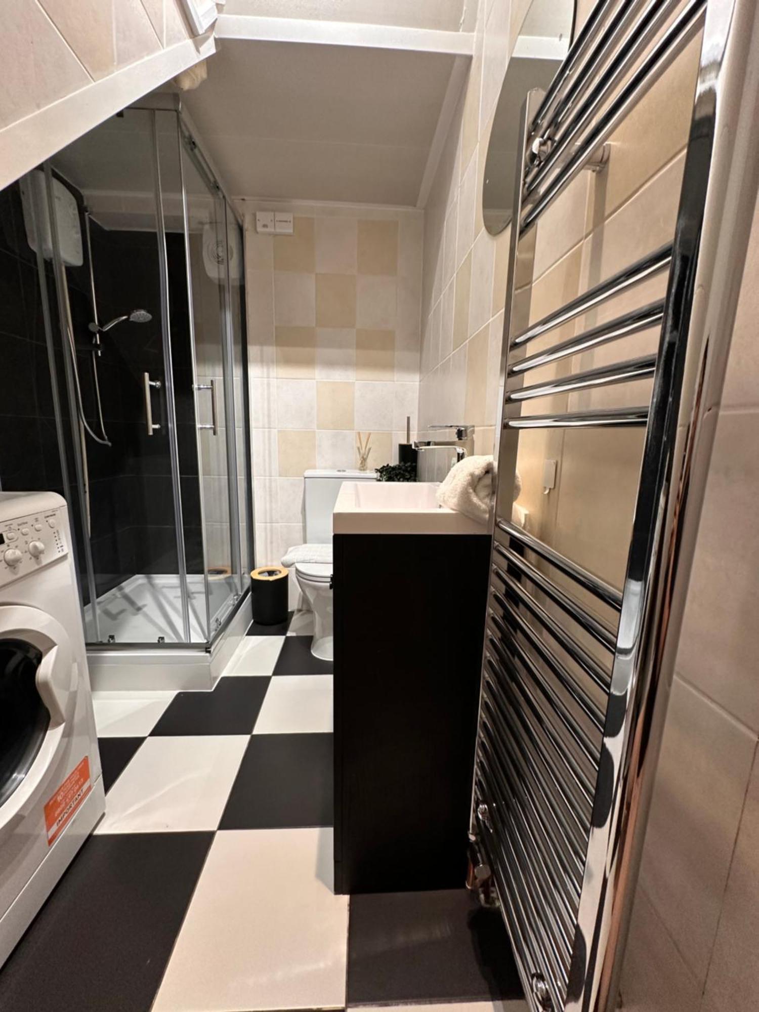R2 - Elegant Private Room Opposite Queen Elizabeth Hospital - Harborne Birmingham Exteriör bild