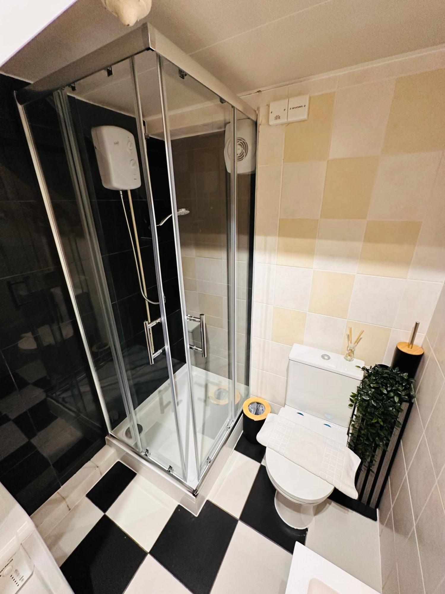 R2 - Elegant Private Room Opposite Queen Elizabeth Hospital - Harborne Birmingham Exteriör bild